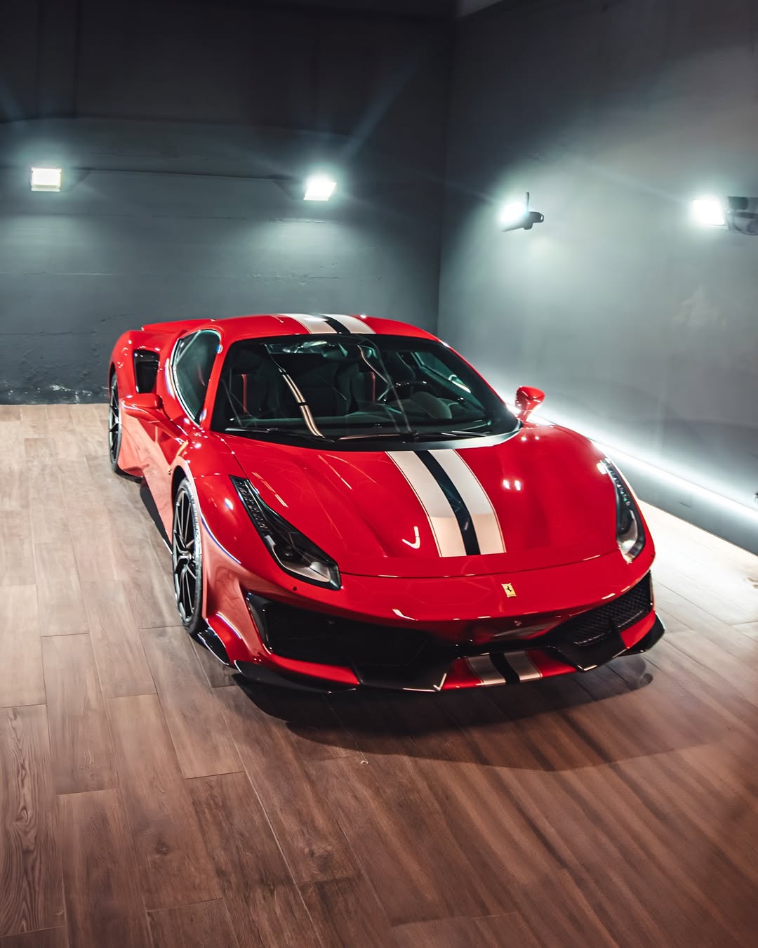 Ferrari 488 Pista ❌ Lavaggio decontaminante ❌ Lucidatura completa ❌ Pellicola ppf parziale .