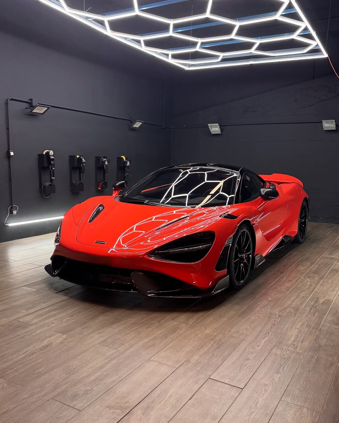 McLaren 765lt ❌ Lavaggio decontaminante ❌ Lucidatura 1 step ❌ ❌ ...SCRIVICI IN DM PER INFO E