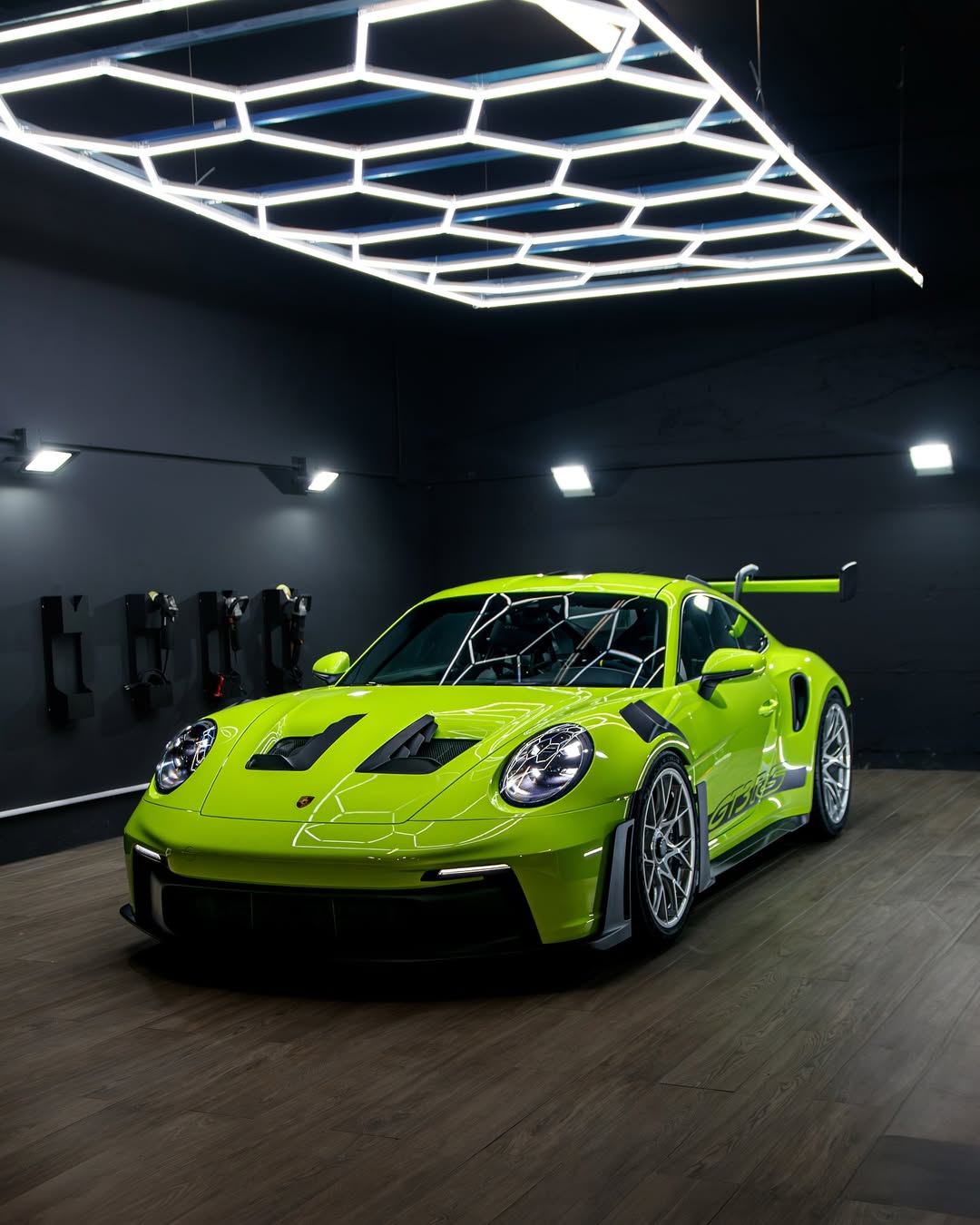 Porsche GT3 RS ❌ Lavaggio decontaminante ❌ Trattamento ceramico esterno❌ Trattamento interni .